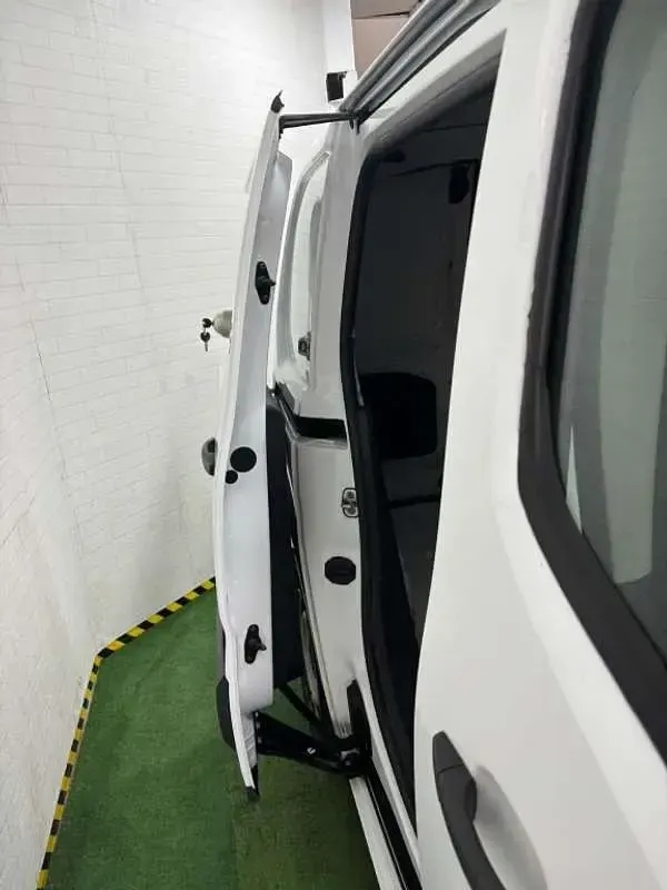 Usado Citroën e-Berlingo 101 CV (74 kW) 2021 Blanco Monovolumen