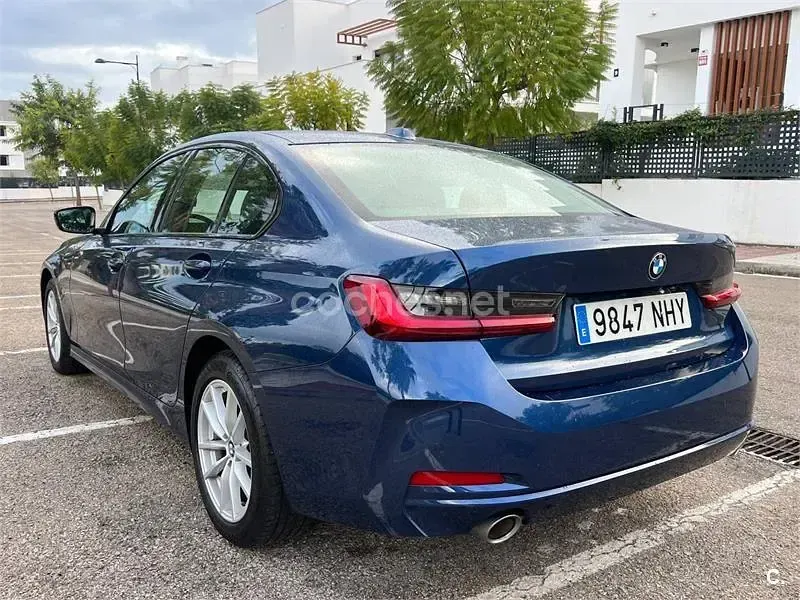 Usado BMW 318 150 CV (110 kW) 2023 Azul Berlina
