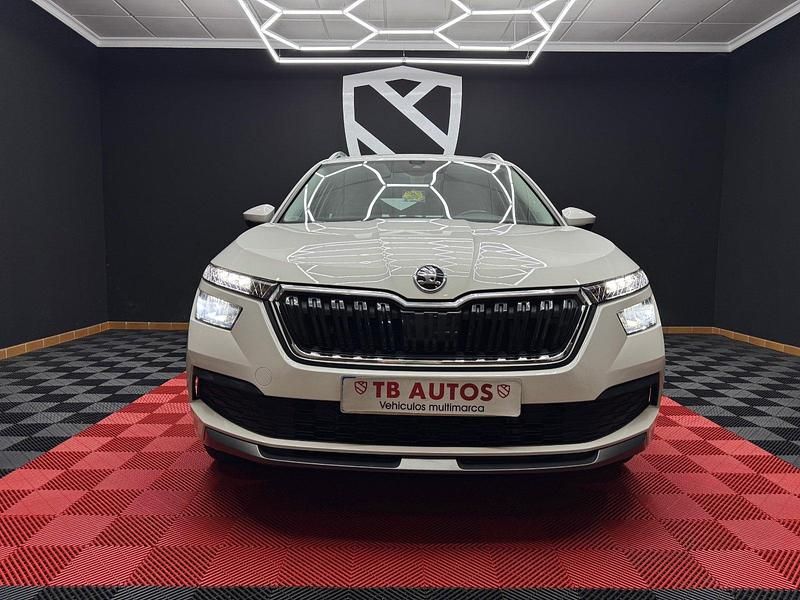 Usado Skoda Kamiq Ambition 110 CV (80 kW) 2021 Blanco SUV