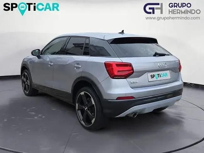 Usado Audi Q2 Premium 116 HP (85 kW) 2019 Cinzento SUV