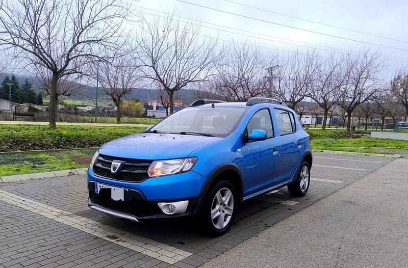 Usado Dacia Sandero Stepway 90 CV (66 kW) 2013 Utilitario