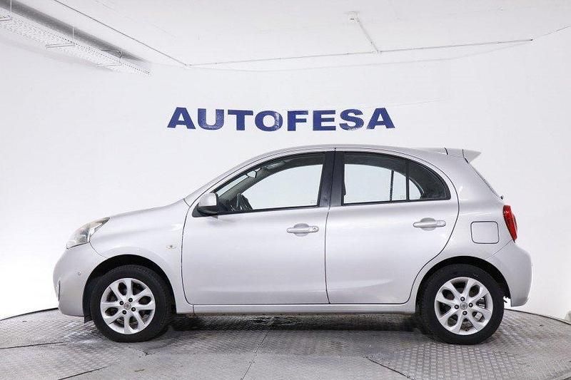 Usado Nissan Micra Acenta+ 80 CV (58 kW) 2014 Plateado Utilitario