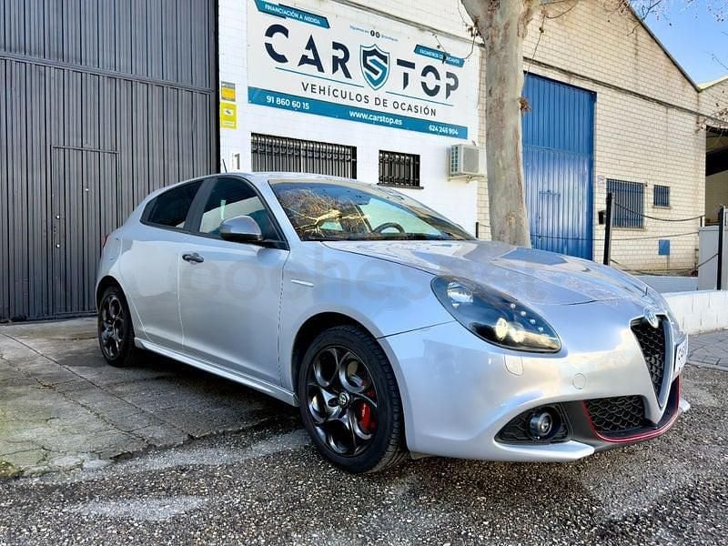 Usado Alfa Romeo Giulietta Super 150 CV (110 kW) 2018 Gris / plata Utilitario