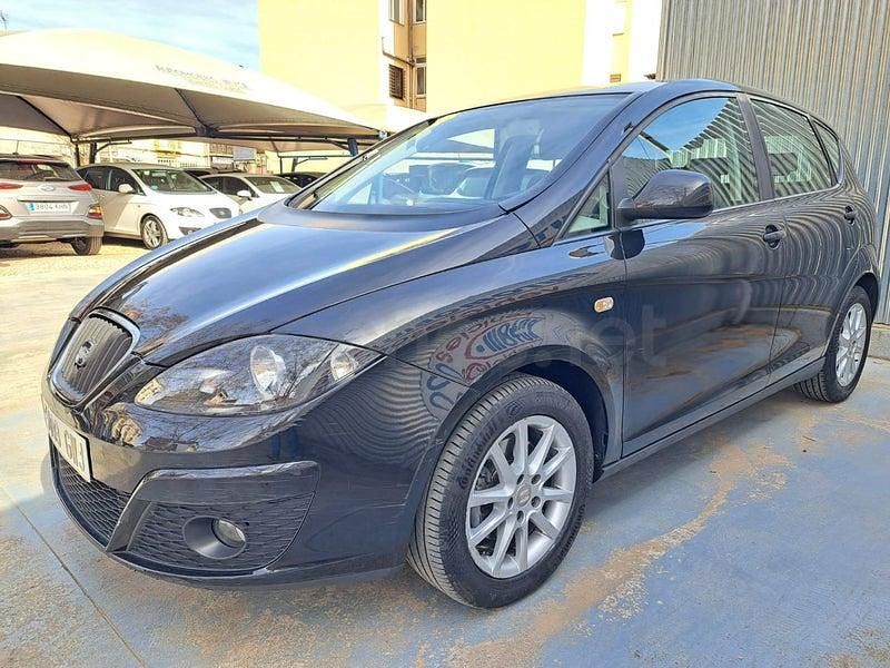 Usado Seat Altea Ecomotive 105 CV (77 kW) 2010 Negro Monovolumen
