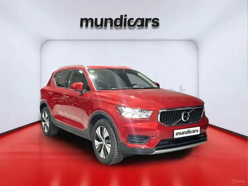 Usado Volvo XC40 Momentum 129 CV (94 kW) 2021 Rojo SUV