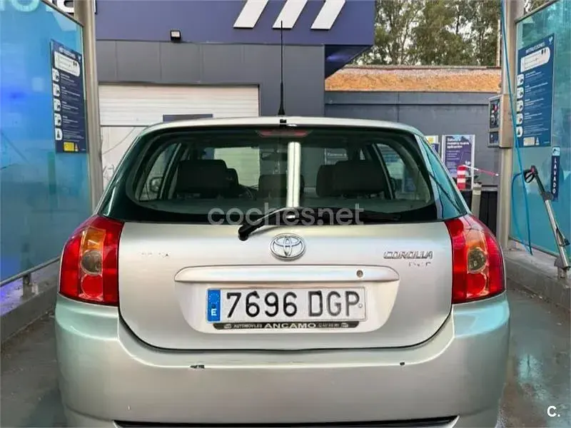 Usado Toyota Corolla Sol 116 CV (85 kW) 2005 Blanco Berlina