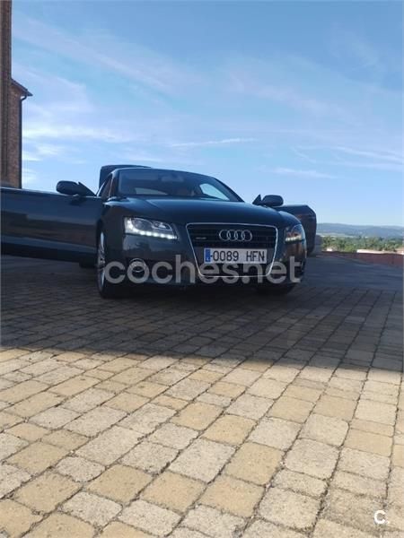 Gris / plata Usado 2011 Audi A5 Coupe | 16.000 € (Caro) - Imagen 1/4