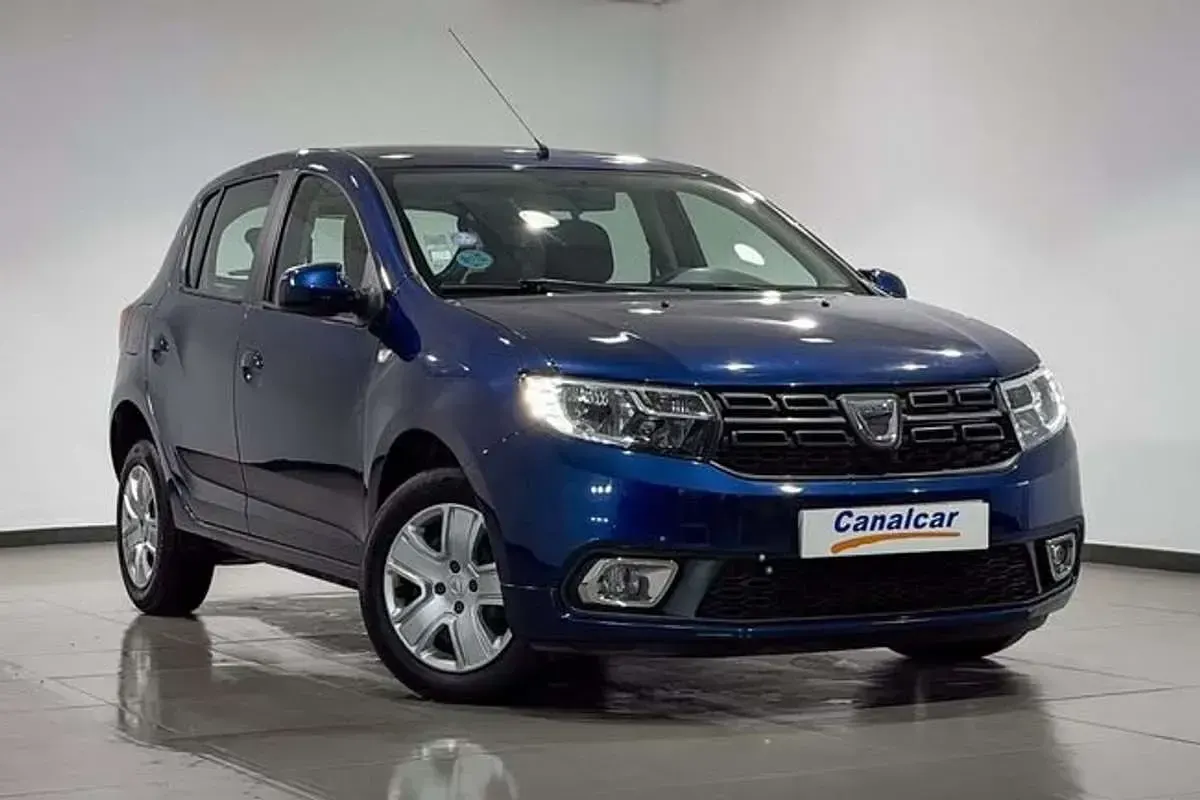 Usado Dacia Sandero Comfort 90 CV (66 kW) 2019 Azul Utilitario