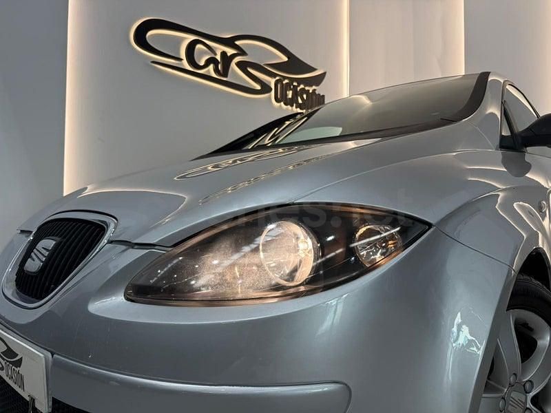 Usado Seat Altea Style 105 CV (77 kW) 2010 Gris / plata Monovolumen