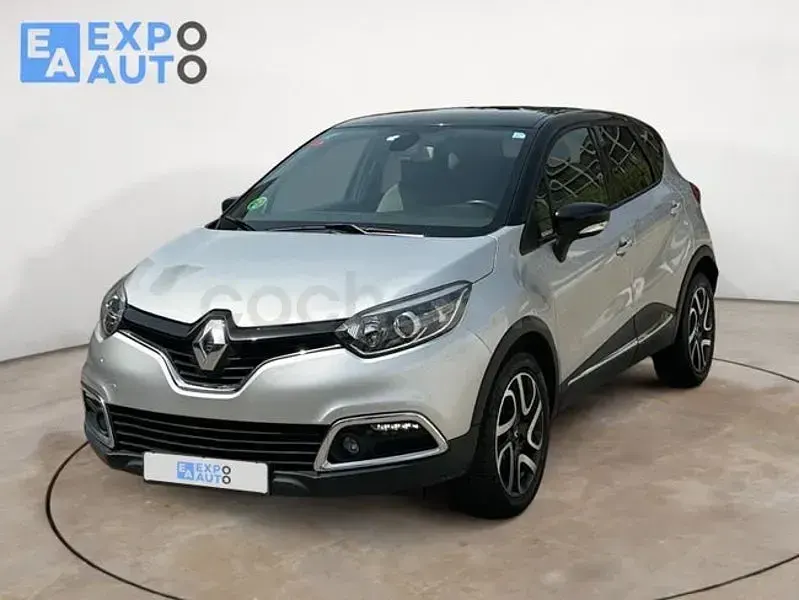 Usado Renault Captur Zen 90 CV (66 kW) 2016 Gris / plata SUV