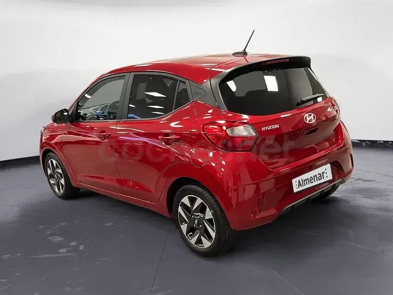 Nuevo Hyundai i10 63 CV (46 kW) 2025 Rojo Utilitario