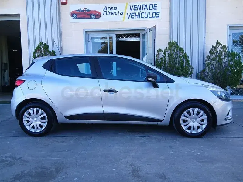 Usado Renault Clio IV LIMITED 75 CV (55 kW) 2017 Gris / plata Berlina