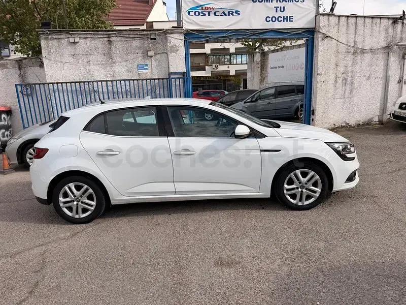 Usado Renault Mégane LIMITED 115 CV (84 kW) 2019 Blanco Berlina