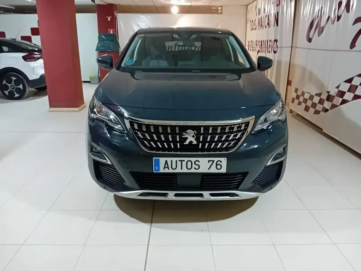 Usado Peugeot 3008 Active 130 CV (95 kW) 2021 Gris SUV