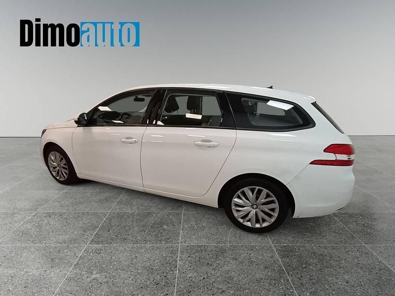 Usado Peugeot 308 SW Business-Line 130 CV (95 kW) 2019 Blanco Familiar