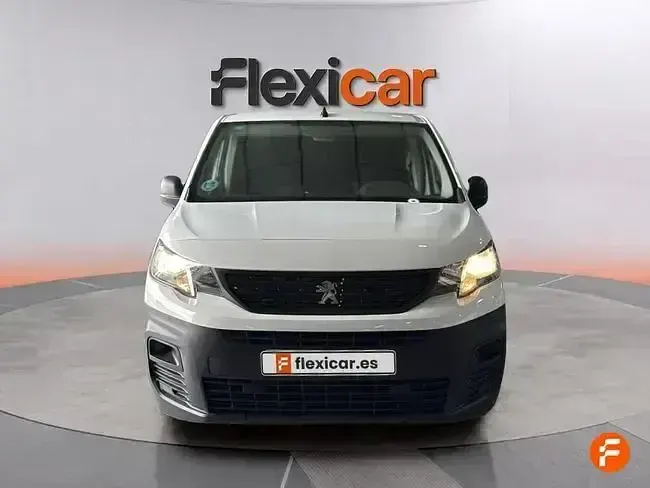 Usado Peugeot Partner 102 CV (75 kW) 2021 Blanco Monovolumen