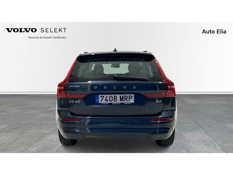 Usado Volvo XC60 197 CV (144 kW) 2024 Azul SUV