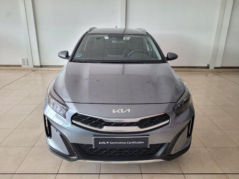 Usado Kia XCeed 100 CV (73 kW) 2025 Gris / plata SUV