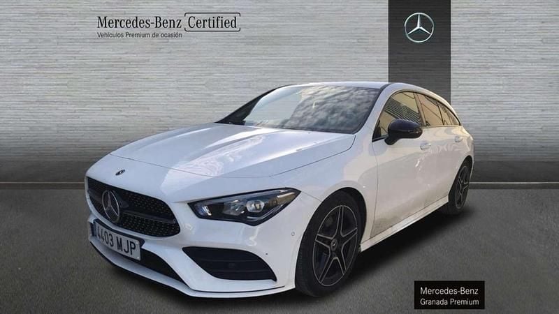 Usado Mercedes CLA200 Shooting Brake 150 CV (110 kW) 2023 Blanco Familiar