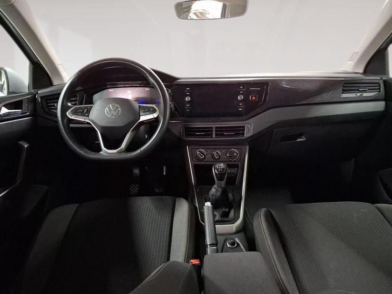 Usado VW Polo Life 95 CV (69 kW) 2024 Gris / plata Berlina