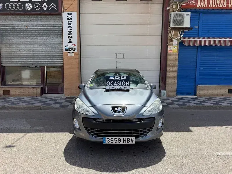 Usado Peugeot 308 Sportium 140 CV (102 kW) 2011 Gris / plata Berlina