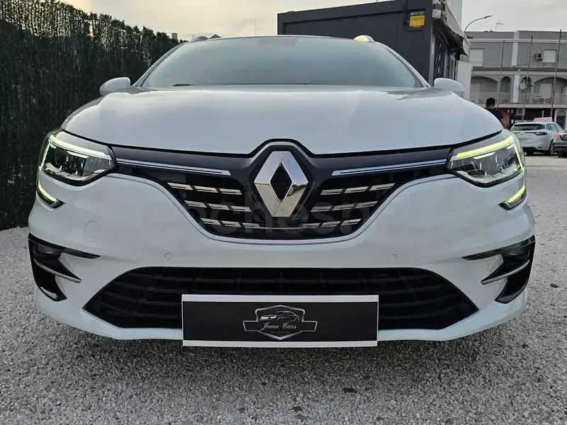 Usado Renault Mégane GrandTour Zen 115 CV (84 kW) 2021 Blanco Familiar