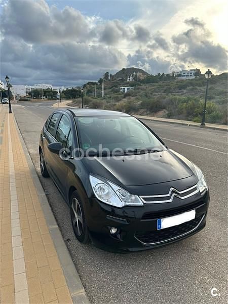 Usado Citroën C3 Live 99 CV (72 kW) 2016 Negro Berlina