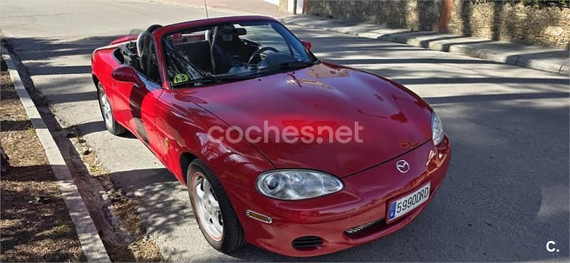 Usado Mazda MX5 Active 110 CV (80 kW) 2005 Rojo Descapotable