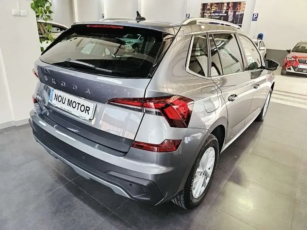 Usado Skoda Kamiq Selection 116 CV (85 kW) 2024 Gris SUV