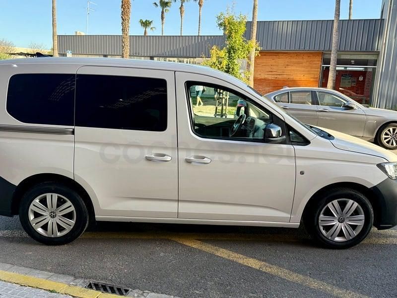 Usado VW Caddy 122 CV (89 kW) 2021 Blanco Monovolumen