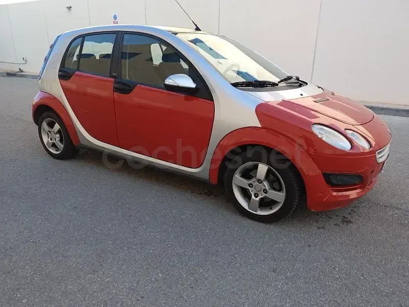 Usado Smart ForFour Pulse 75 CV (55 kW) 2005 Rojo Utilitario