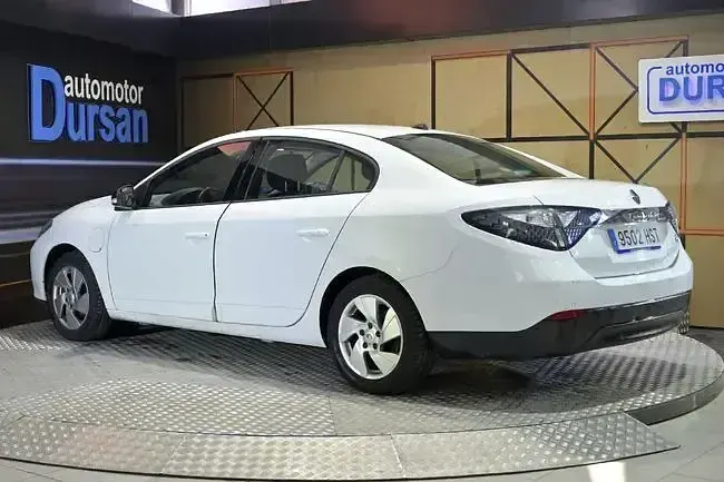 Usado Renault Fluence Dynamique 69 kW (95 CV) 2013 Blanco Berlina