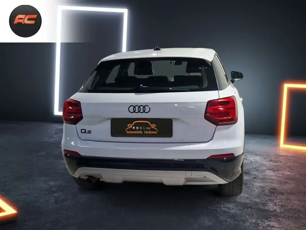 Usado Audi Q2 Ambiente 116 CV (85 kW) 2020 Blanco SUV