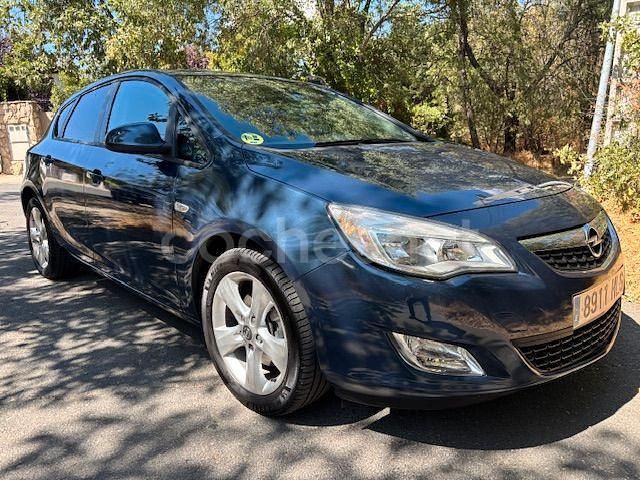 Usado Opel Astra Selective 110 CV (80 kW) 2012 Azul Berlina
