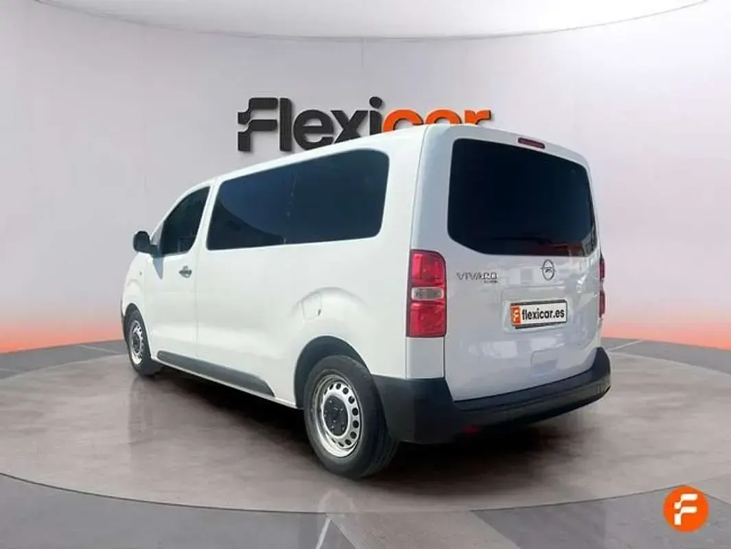 Usado Opel Zafira Life Business 120 CV (88 kW) 2020 Blanco Monovolumen