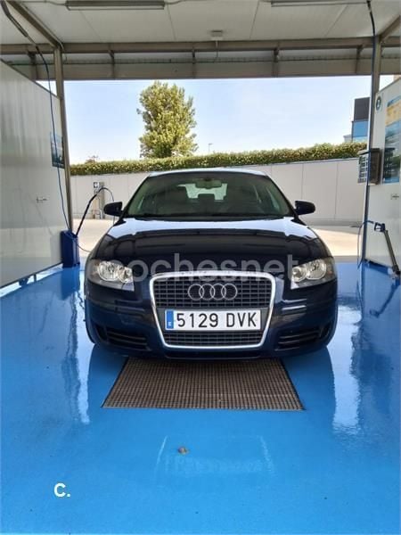 Negro Usado 2006 Audi A3 Ambiente Berlina | 3400 € (Precio justo) - Imagen 1/4