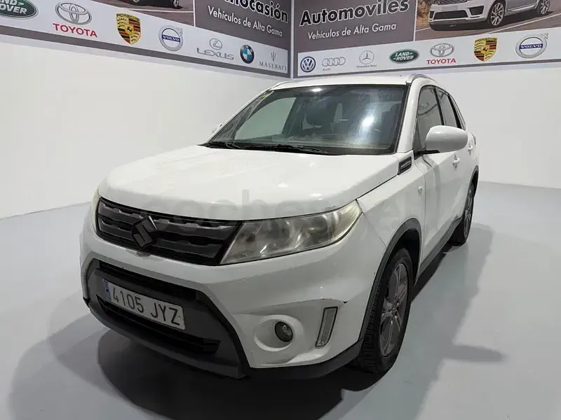 Usado Suzuki Vitara GLX 120 CV (88 kW) 2017 Blanco SUV