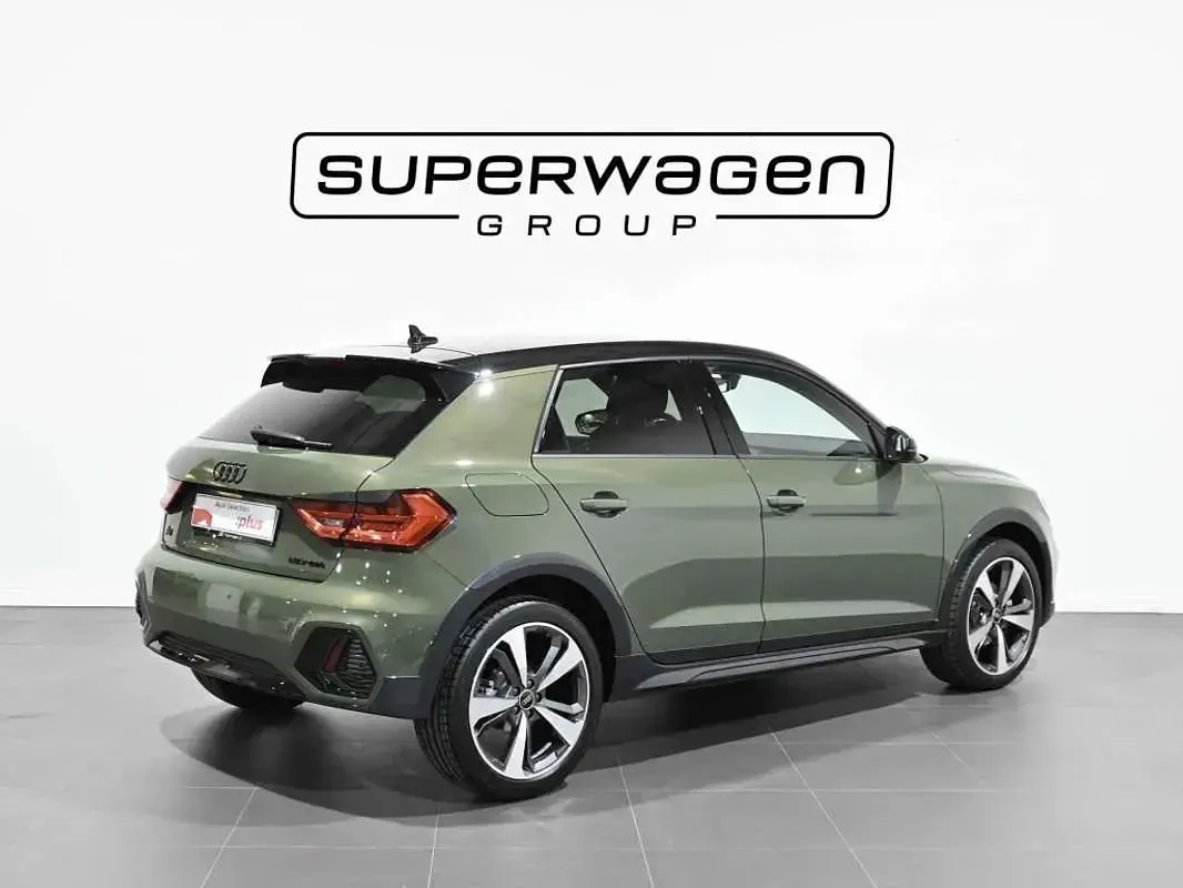 Usado Audi A1 Black Edition 116 CV (85 kW) 2025 Verde SUV