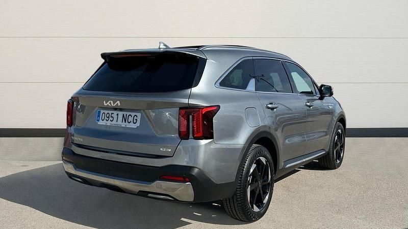 Usado Kia Sorento 215 CV (158 kW) 2025 Gris SUV