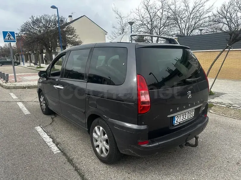 Usado Peugeot 807 130 CV (95 kW) 2005 Gris / plata Monovolumen