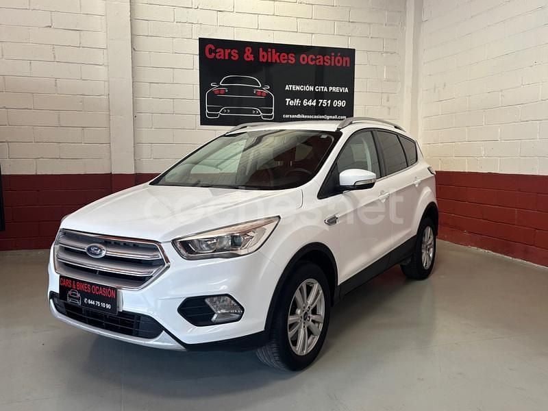 Usado Ford Kuga Trend 120 CV (88 kW) 2018 Blanco SUV