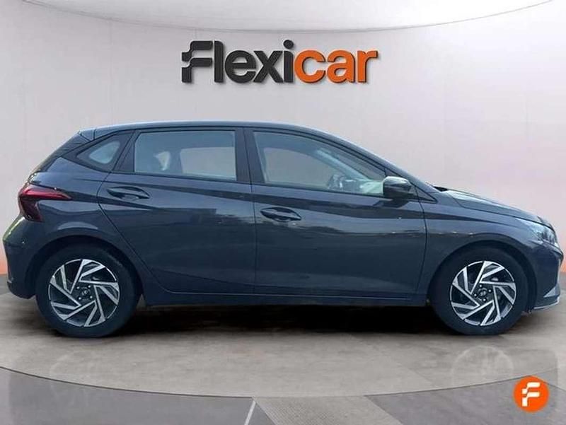Usado Hyundai i20 84 CV (61 kW) 2024 Gris Utilitario