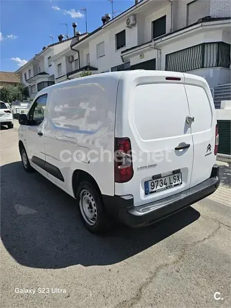 Usado Citroën Berlingo Live 102 CV (75 kW) 2021 Blanco Monovolumen
