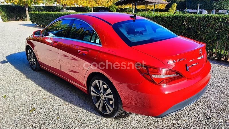 Usado Mercedes CLA200 136 CV (100 kW) 2018 Rojo Berlina