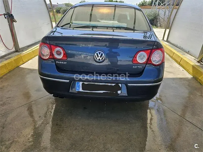 Usado VW Passat Highline 140 CV (102 kW) 2008 Azul Berlina