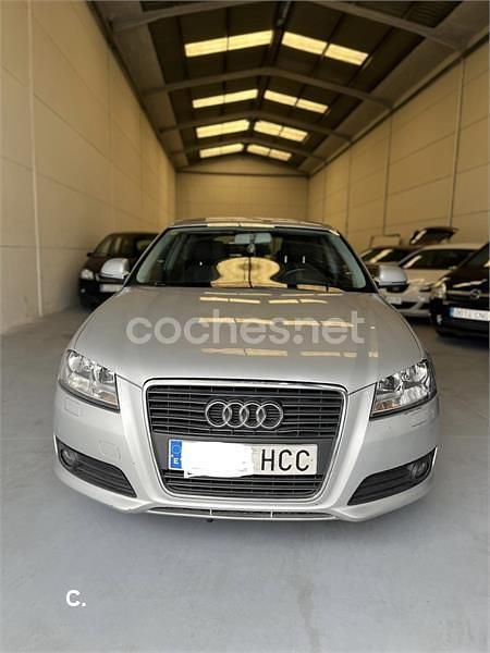 Gris / plata Usado 2011 Audi A3 Ambition Berlina | 6990 € (Super precio) - Imagen 1/4