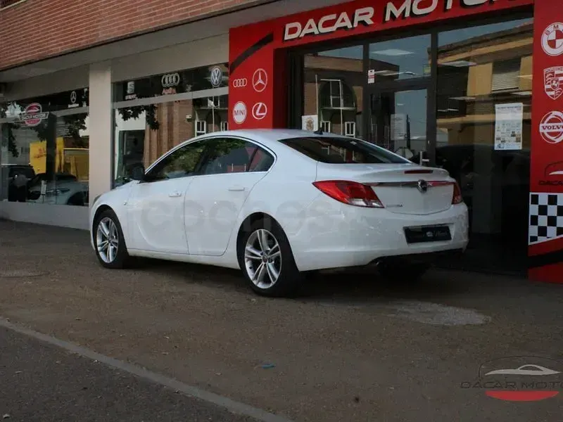 Usado Opel Insignia Cosmo 260 CV (191 kW) 2009 Blanco Berlina