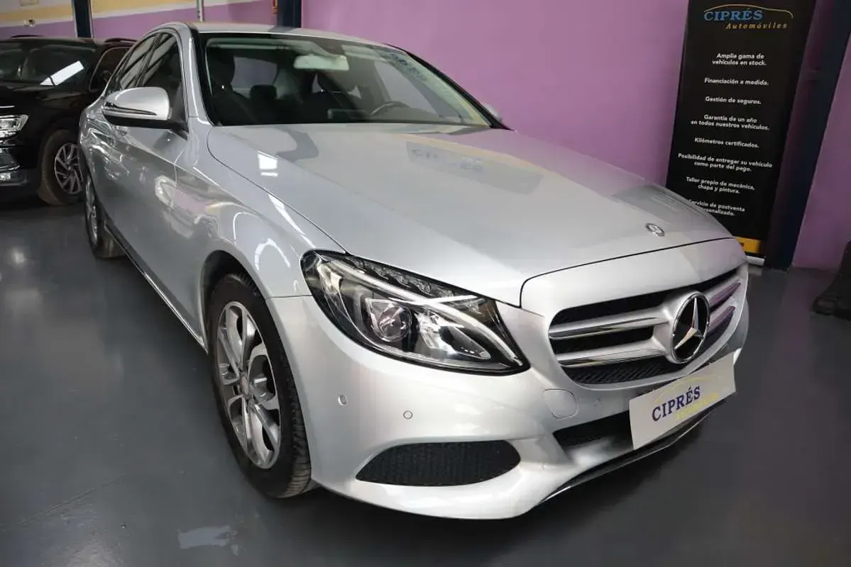 Usado Mercedes C220 170 CV (125 kW) 2017 Plateado Berlina