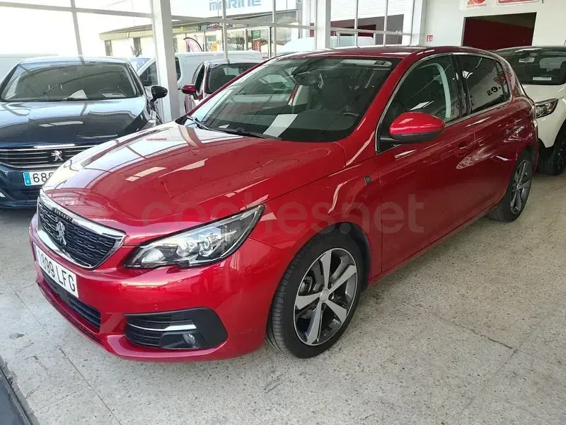 Usado Peugeot 308 130 CV (95 kW) 2020 Granate Berlina