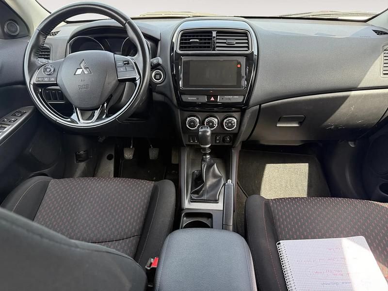 Usado Mitsubishi ASX Motion 115 CV (84 kW) 2018 Gris/plata SUV